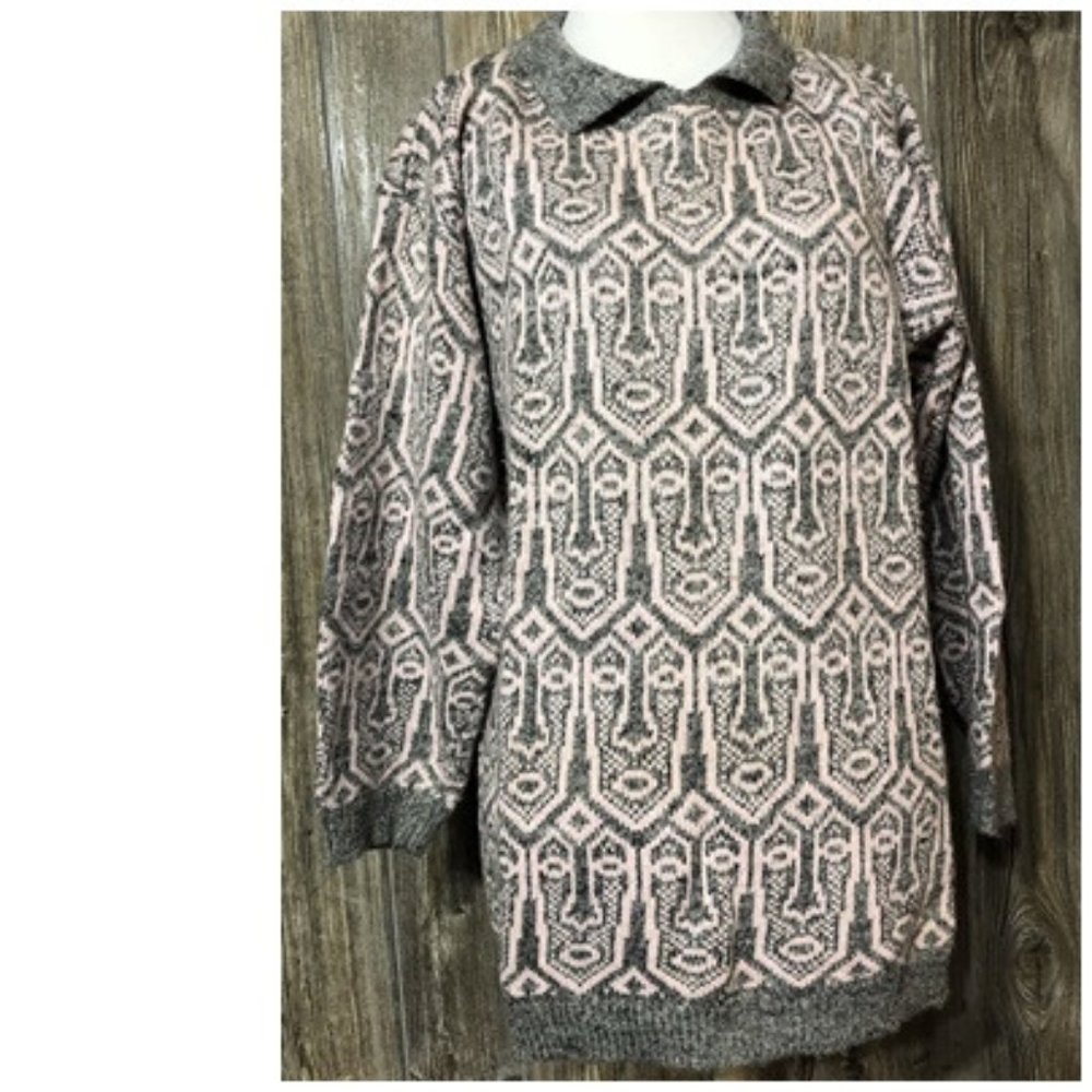 Vintage Women’s Sweater T.Q Size Small Pink & Gray Geometric 80’s